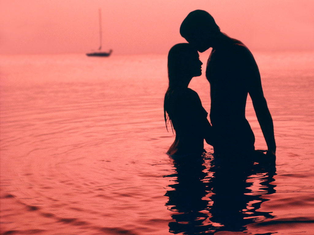 beach-love-couple-silhouette - Forget The Box.